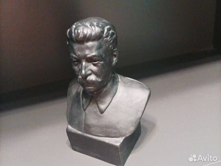 Бюст Сталина