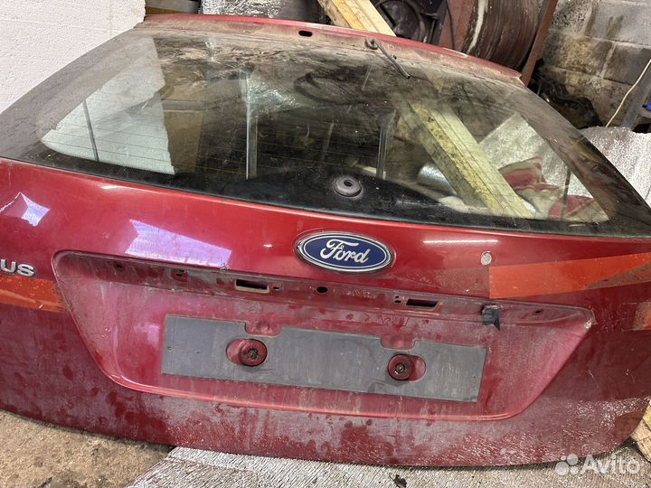 Задняя крышка багажника ford focus 2