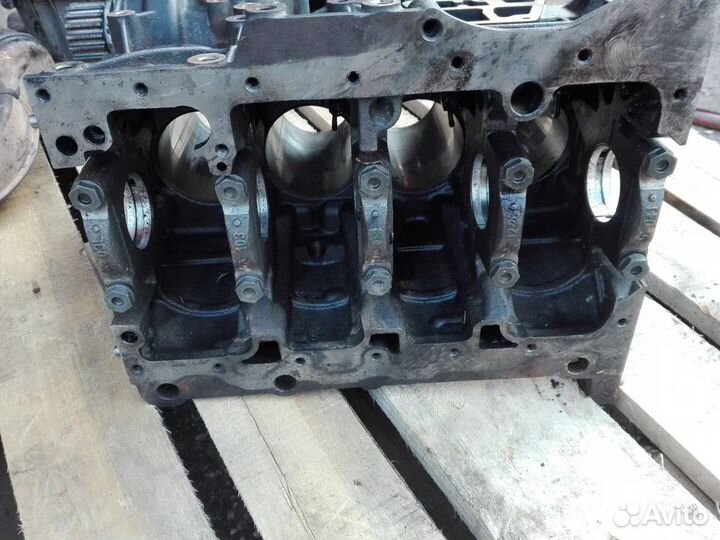 Блок двигателя 1.6 TDI cayn audi volkswagen skoda