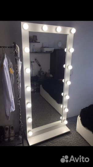Гримерное зеркало с подсветкой