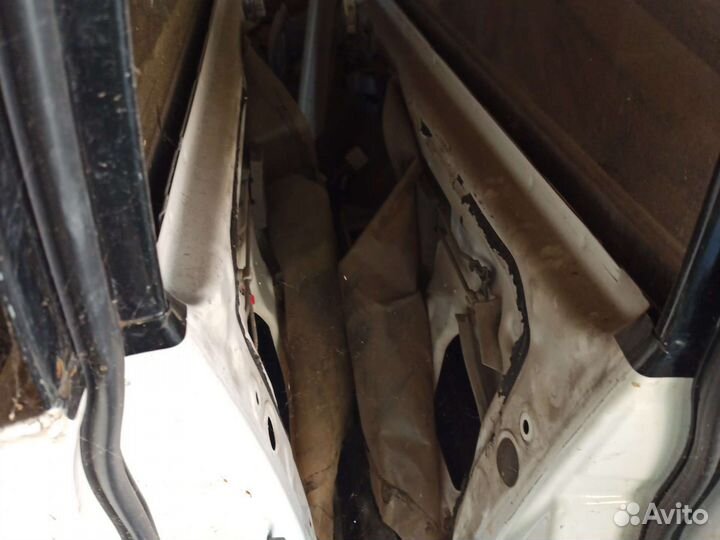 Дверь левая правая toyota ipsum sxm 10