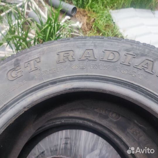 GT Radial Champiro GTX 65 235/65 R17