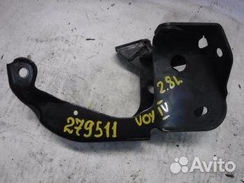 Кронштейн двигателя 04880314AA