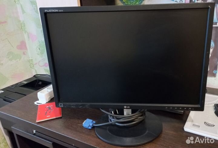 Монитор LG 22