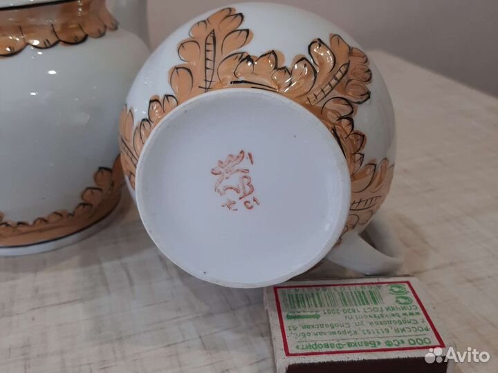 Чайник и молочник и набор салатников СССР