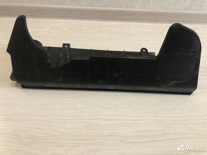 Дефлектор радиаторов правый