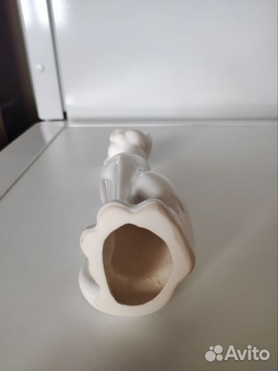 Статуэтка фарфоровая кошка