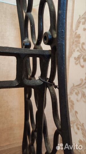 Станина от швейной машинки. чугун