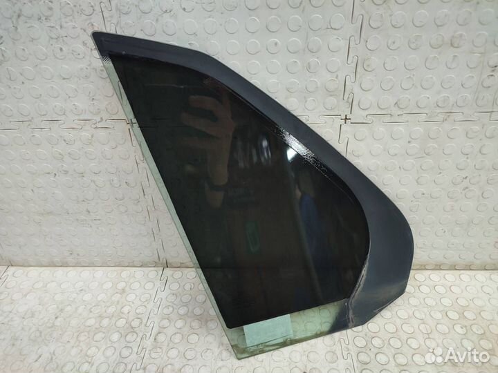 Стекло двери заднее правое Volkswagen Jetta 5 1K