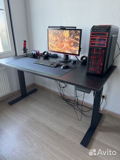 Игровой компьютер с монитором