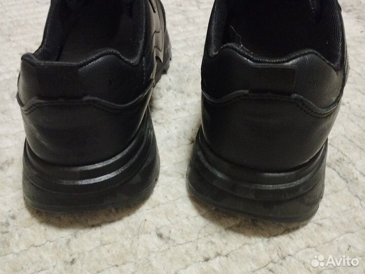 Кроссовки женские 39 размер