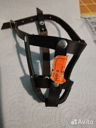 Продаётся кожаный намордник для маленькой собаки