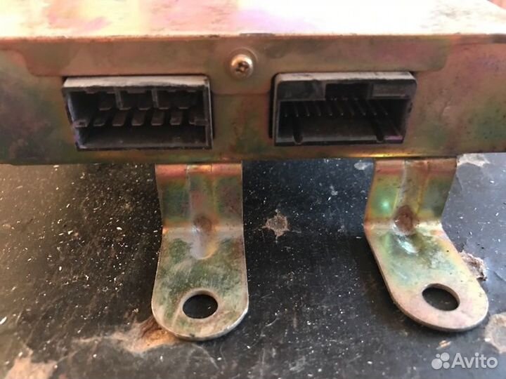 Блок управления двс Nissan Terrano