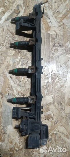 Топливная рампа Ford 1.6 л