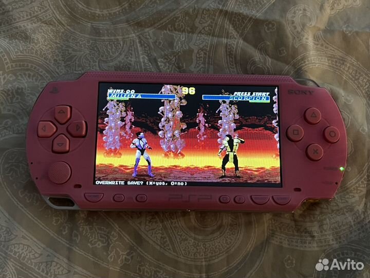 Sony PSP прошитая (зарядка + чехол + игры)