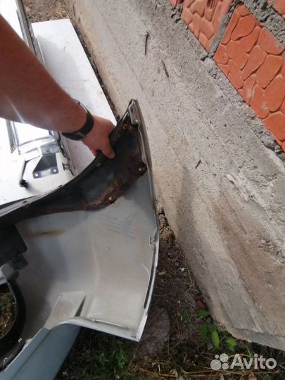 Задний бампер Mitsubishi Pajero V65W