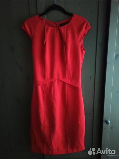 Платье S