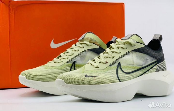 Кроссовки Nike женские