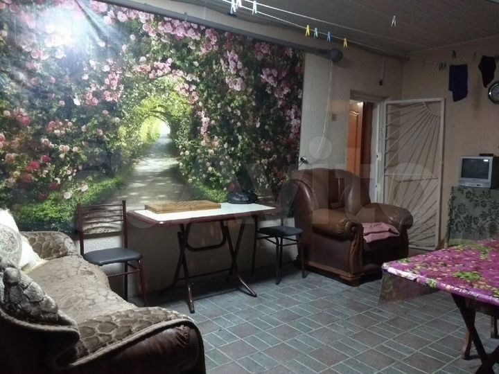 Комната 14 м² в 5-к., 1/3 эт.