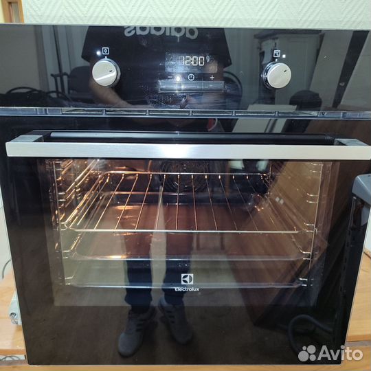 Духовой шкаф electrolux