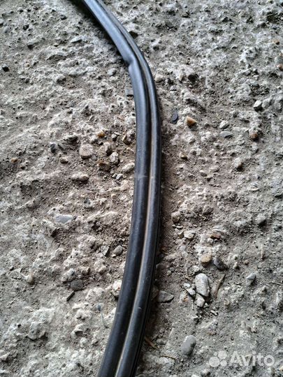 Уплотнитель багажника на Jaguar x-type