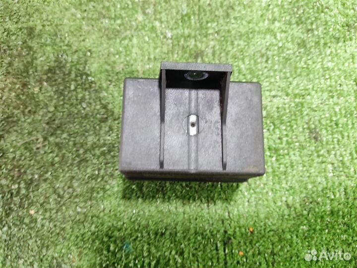 Реле свечей накала Land Rover Discovery 4 2010