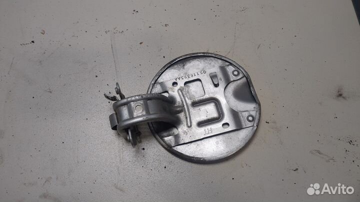 Лючок бензобака Chrysler Town-Country 2008