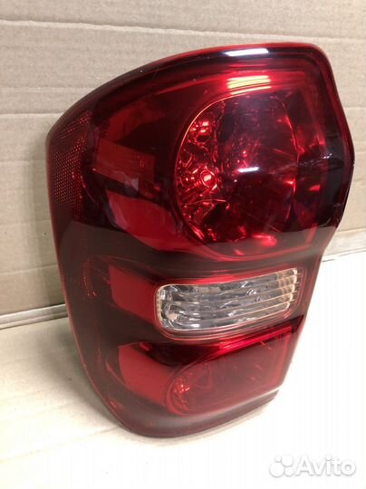 Фонарь задний левый Тойота Рав 4