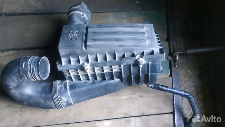 Корпус воздушного фильтра VW 1K0129607AG