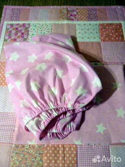 Лоскутный комплект в детскую кроватку для девочки