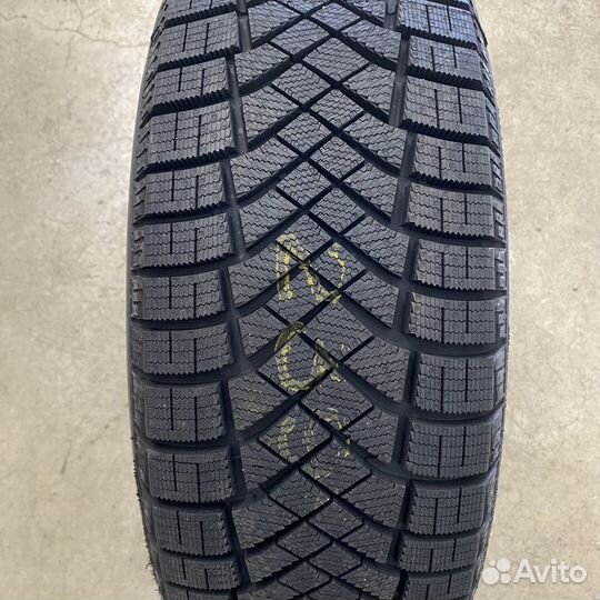 Pirelli Ice Zero FR 225/45 R18