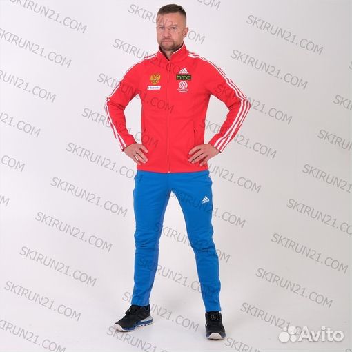 Разминочный костюм красно-синий