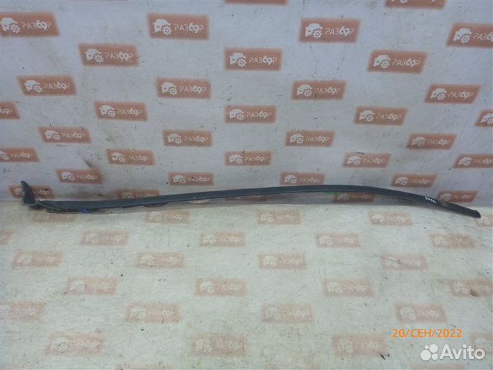 Уплотнительная резинка стекла левая Mitsubishi