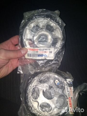 Ролики снегохода yamaha и крепления (кронштейн)