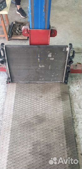 Радиатор охлаждения mercedes w211