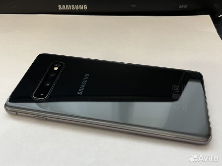 Samsung Galaxy S10, 8/128 ГБ