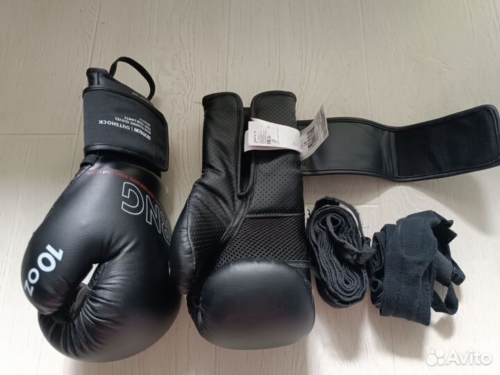 Боксерские перчатки 10 oz