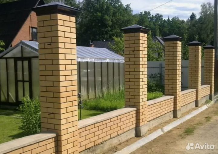 Кирпичный забор произв Алютех прочн гарант. 10 лет