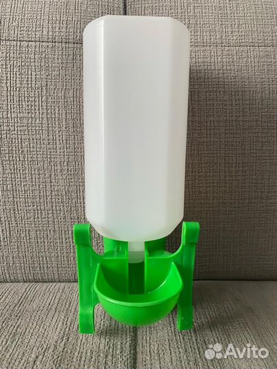 Поилка для кроликов и кур