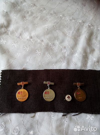 Значки и медали СССР