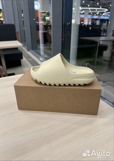 Шлепанцы adidas yeezy slide