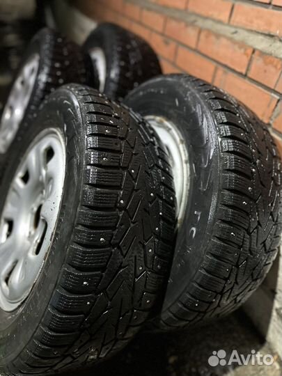 Nokian Tyres Hakkapeliitta 7 215/65 R16