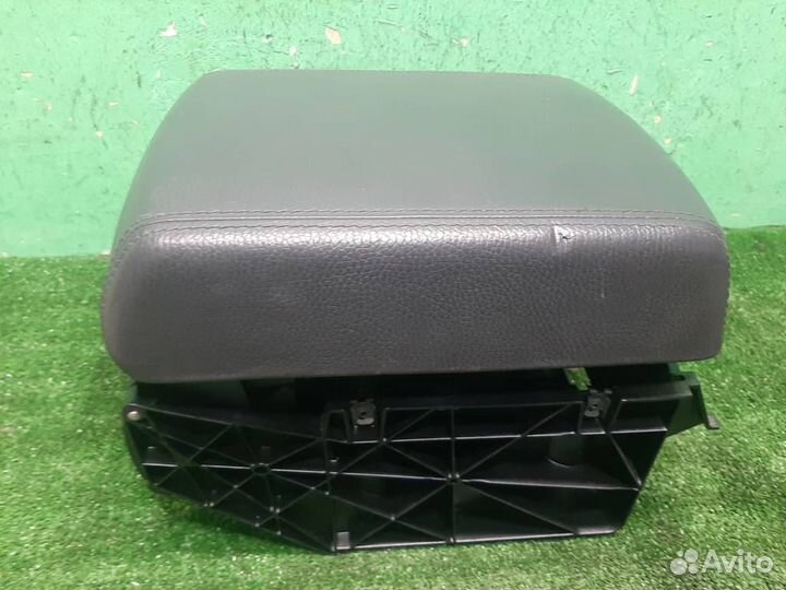 Подлокотник volkswagen Touareg (7L) 2006