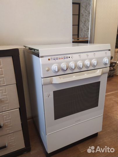 Газовая плита б/у с электродуховкой Ariston
