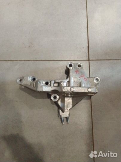 Кронштейн крепления двигателя передний левый