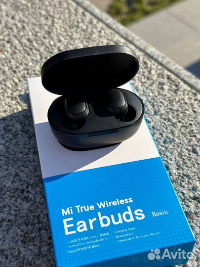 Беспроводные наушники EarBuds