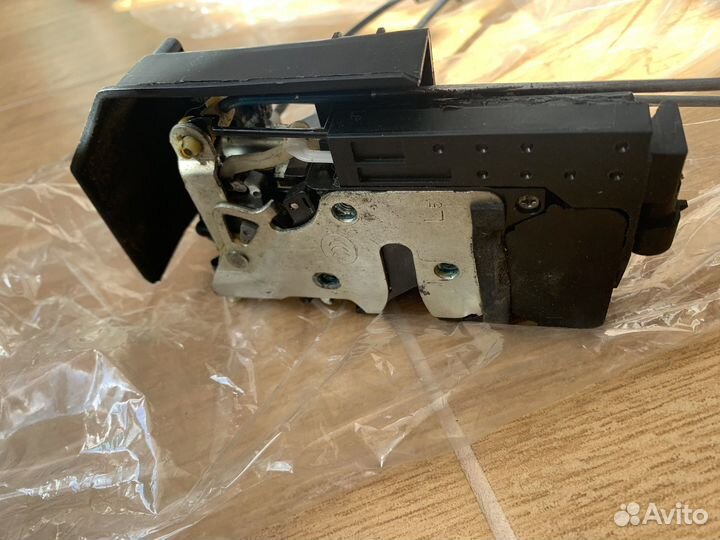 Замок двери передний левый chevrolet epica