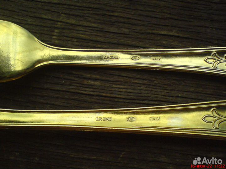 Итальянский стoлoвый нaбop