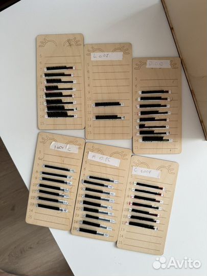 Для наращивания ресниц (набором)