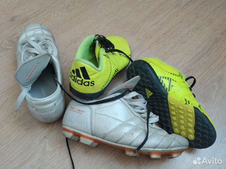 Детские футбольные бутсы